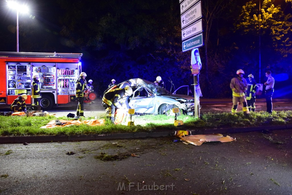 Schwerer VU Koeln Dellbrueck Bergisch Gladbacherstr Herler Ring P008.JPG - Miklos Laubert